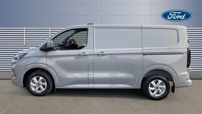 Ford Transit Custom 320 L1 Diesel Fwd 2.0 EcoBlue 136ps H1 Van Limited Auto - Image 4